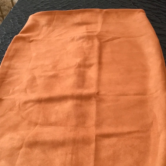 FAUX SUEDE SKIRT - Picture 2 of 6